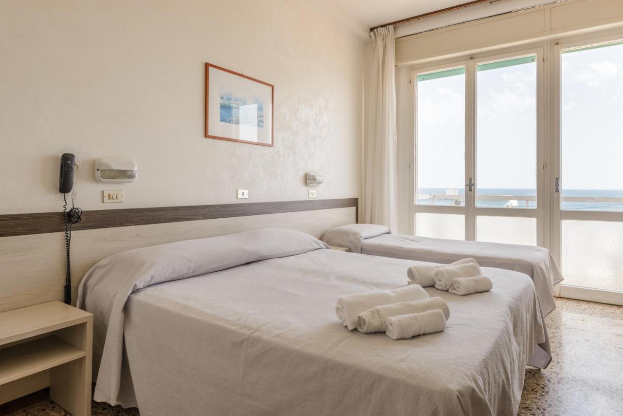 Hotel Europa Gabicce Mare Extérieur photo