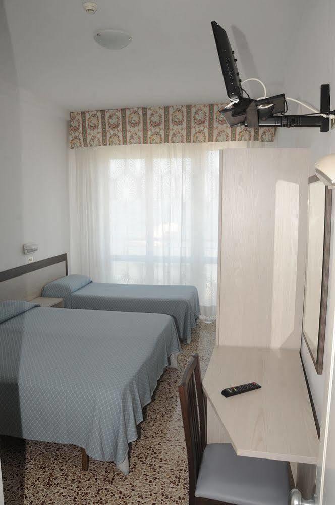 Hotel Europa Gabicce Mare Extérieur photo